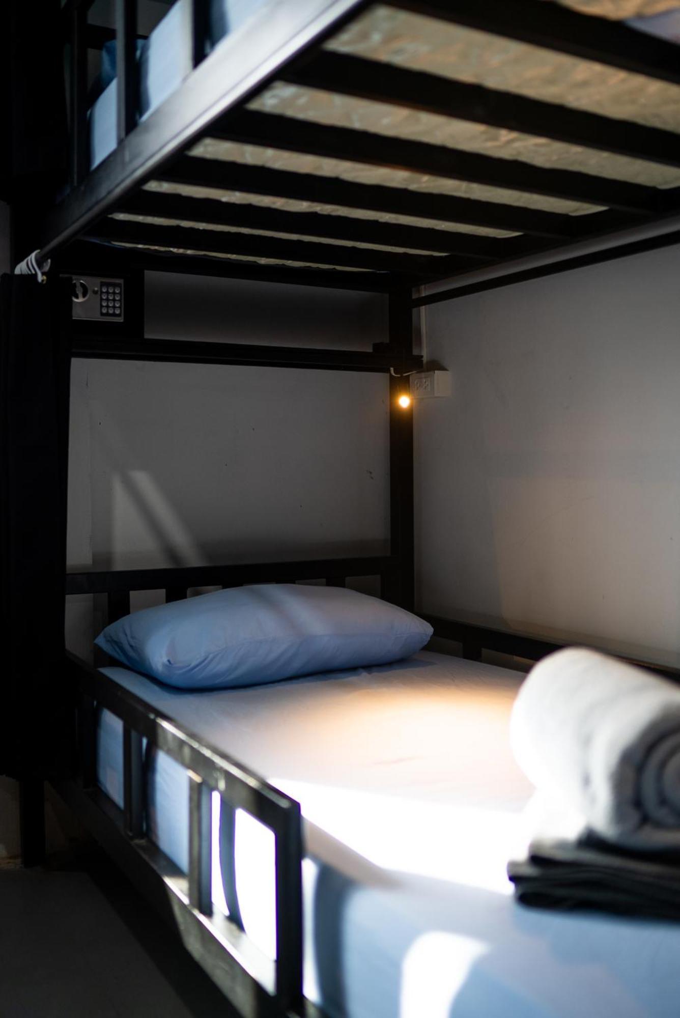 Bad Monkey Samui Hostel Chaweng  Exterior photo